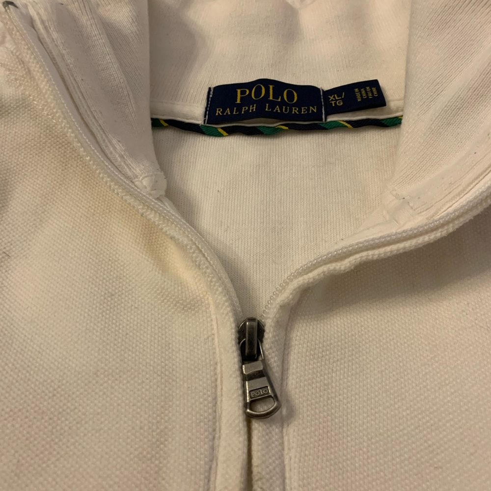 Polo - Picture 4 of 4